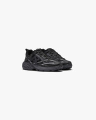 Storm Runner - Triple Black
